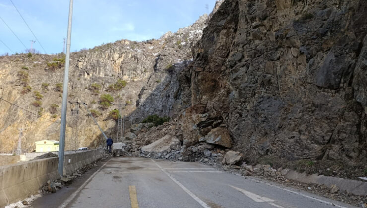 GümüşhaneGiresun kara yolu ulaşıma kapandı