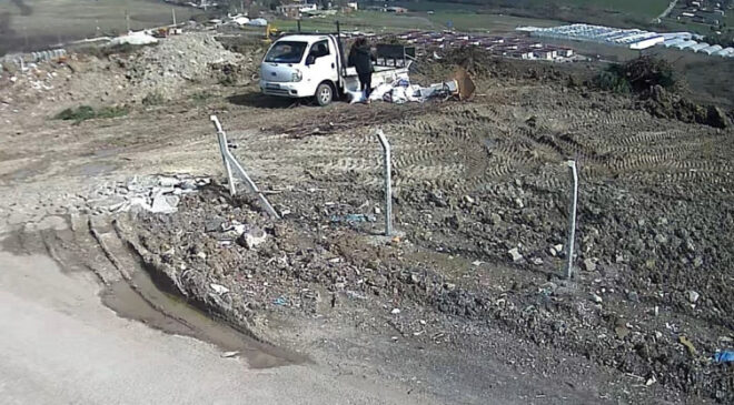 Kaçak moloz dökümüne fotokapanlı ceza