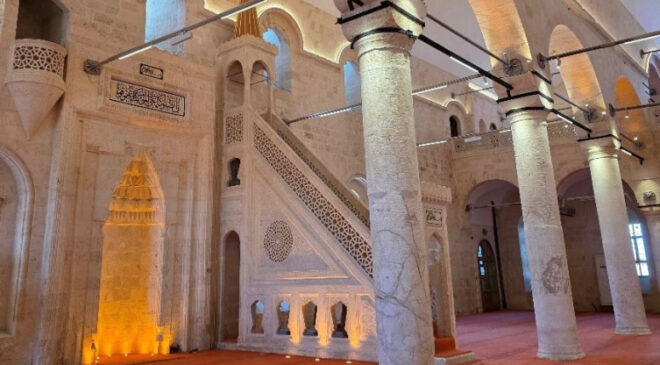 3 tarihi cami yeniden ibadete açılıyor