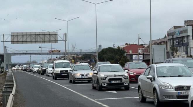 Bayram dönüşü trafik yoğunluğu: Ağır vasıtalara kısıtlama getirildi