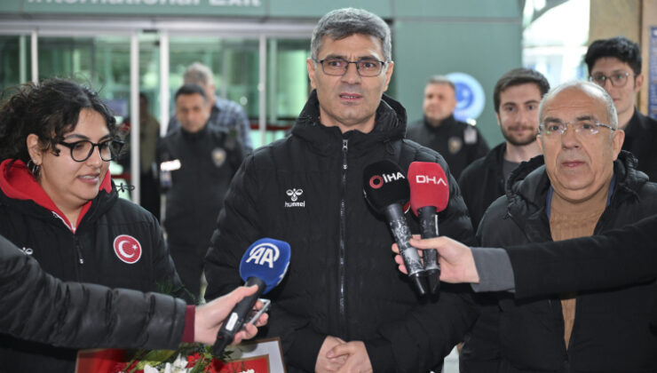 Milli atıcılar, çiçeklerle karşılandı