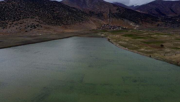 Sağanak sonrası tarım arazileri sular altında kaldı