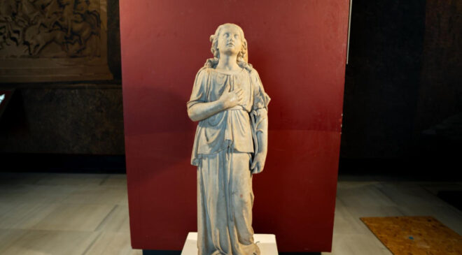 Bakan Ersoy, Melek heykelini Fener Rum Patrikhanesine teslim etti