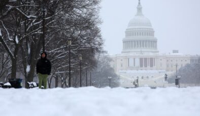 ABD’de rekor kar yağışı: 5 binden fazla uçuş iptal edildi