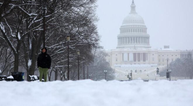 ABD’de rekor kar yağışı: 5 binden fazla uçuş iptal edildi
