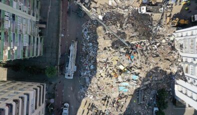 Depremde 10 kişiye mezar olan Belük Apartmanı ruhsatsız inşa edilmiş