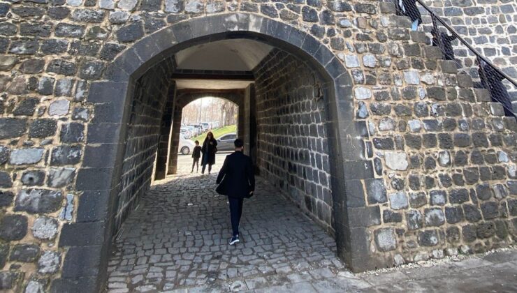 Diyarbakır’da muhtar aldatıldığını söyleyip mahkemeye başvurmuş