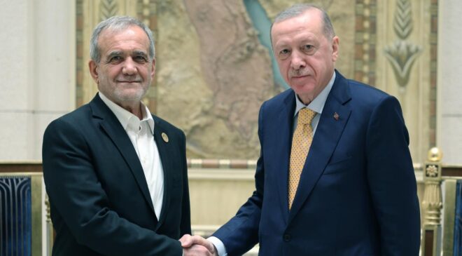 Cumhurbaşkanı Erdoğan İran Cumhurbaşkanı Pezeşkiyan ile görüştü