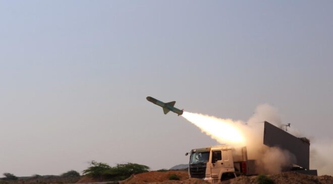 İran Basra Körfezi’ne kıyısı olan ülkelerin enerji tesislerine yeni füze saldırısı başlattı