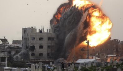 İsrail'in Gazze'ye düzenlediği hava saldırısında 2 Filistinli öldü