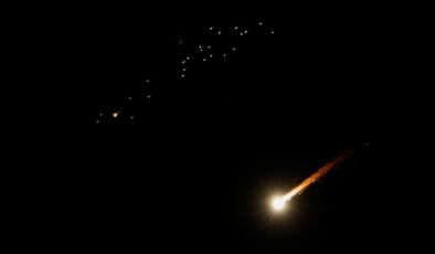 İran İsrail’e füze saldırısı başlattı, sirenler çaldı