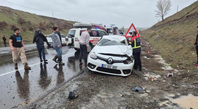 Bingöl’de otomobil devrilip karşı şeride geçti: 1 ölü, 2 yaralı