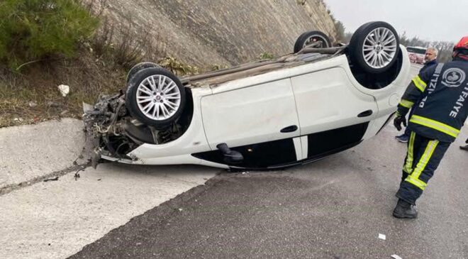 Denizli’de takla atan araçtan yara almadan kurtuldu