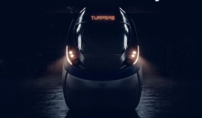 Türkiyenin ilk milli elektrikli hızlı treni raylara iniyor