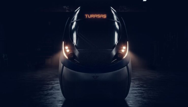 Türkiyenin ilk milli elektrikli hızlı treni raylara iniyor