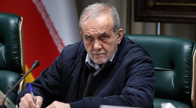 Pezeşkiyan: Enerji tesislerine saldırı dünyayı etkileyecek kontrol edilemez sonuçlara yol açabilir