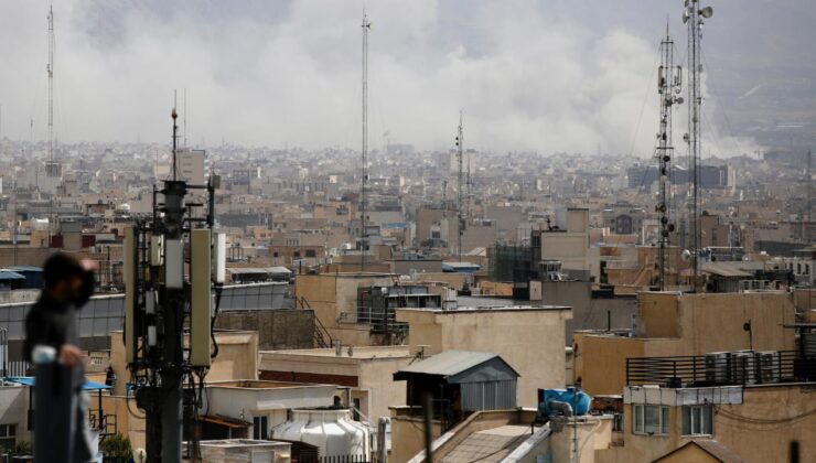 İsrail ordusu, Tahran ve Beyrut'a eş zamanlı hava saldırıları başlattığını duyurdu