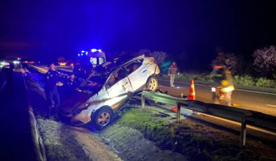 Otomobil SUV tipi araçla çarpıştı: 2 ölü, 4 yaralı