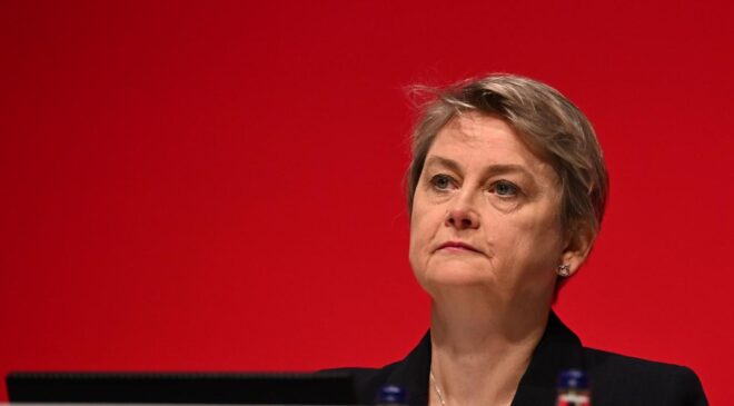 İngiltere Dışişleri Bakanı’ndan Trump’a: Diplomasiyi sosyal medyadan yapmıyoruz