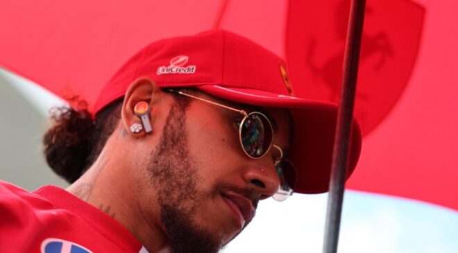 Performansı hayal kırıklığı yaratan Hamilton, Ferrari’de arka planda yaşananlara işaret etti