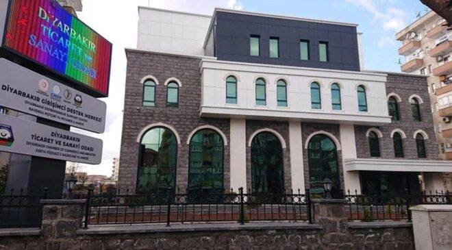 Diyarbakır’da DEM, AKP ve CHP’liler barışı konuşacak