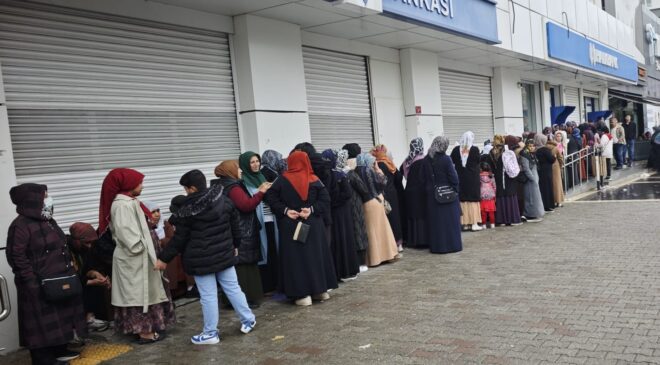Diyarbakır’da kadınlar saatlerce neden kuyruğa girdi?