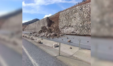 Diyarbakır yolundaki istinat duvarı çöktü