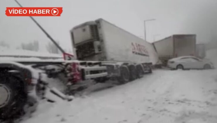 Bitlis’te 4 tır ve 2 otomobil çarpıştı: Yol kapandı