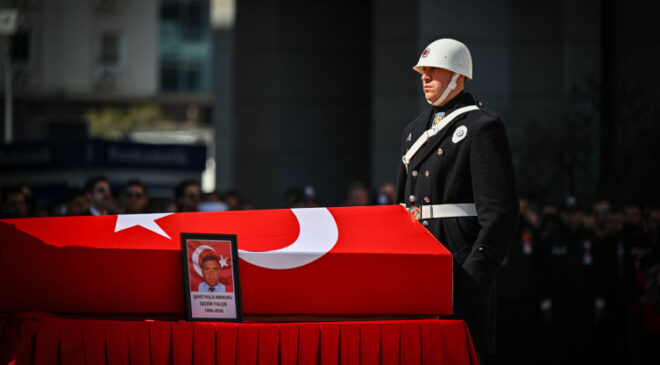 İstanbul’da kazada şehit olan polisimiz için tören düzenlendi