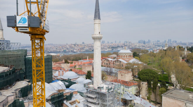 Ayasofya Camii'nin minaresinde restorasyon tamamlandı