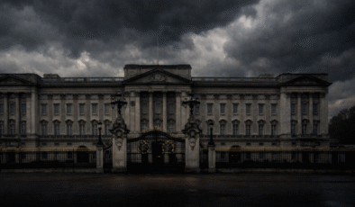 Prens Andrew’un Tutuklanması: Sarayın Duvarlarını Aşan Sarsıntı – Prof.Dr. Ayşegül Akbay – Akademik Akıl