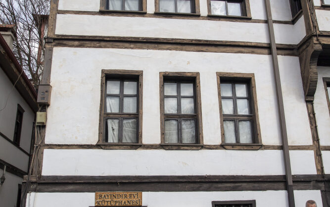 150 yıllık konakta açılan kütüphane öğrencileri ağırlıyor