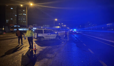 Kayseri’de iki hafif ticari araç çarpıştı: 6 yaralı