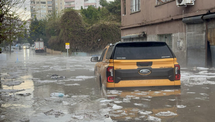 Adana’da sağanak ve dolu hayatı olumsuz etkiledi