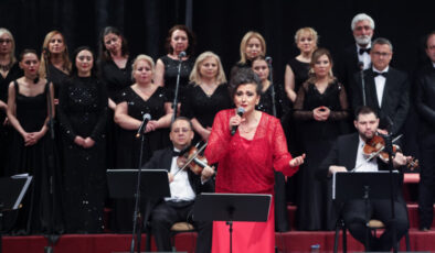 TRT korosu, KKTC Kurucu Cumhurbaşkanı Denktaş anısına sahne aldı