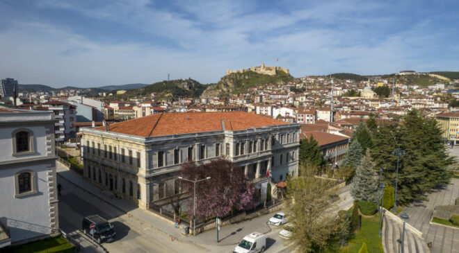 Anadolunun ilk devlet lisesi 141 yıldır eğitim veriyor