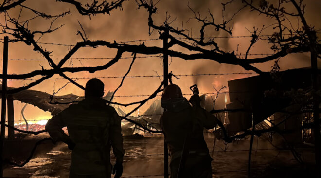 Samsun'da alevler depoyu sardı