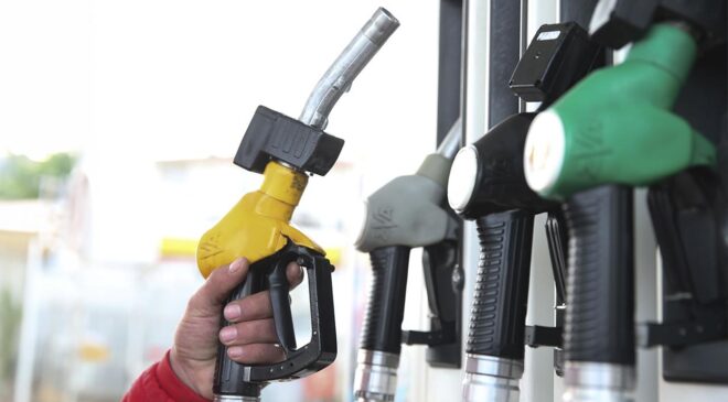 Myanmar’da akaryakıt fiyatları, 2021’deki darbeden bu yana zirve yaptı