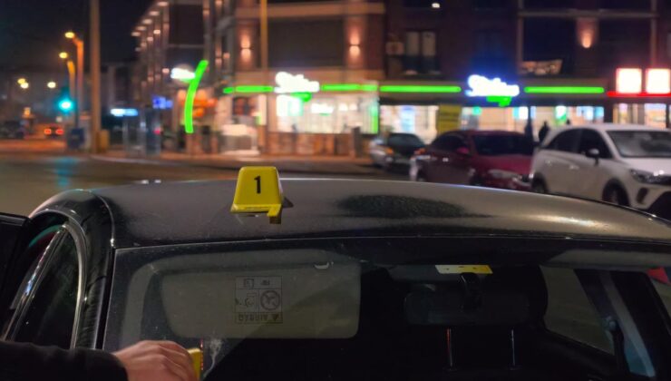 Bursa’da seyir halindeki araca yorgun mermi isabet etti