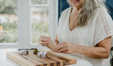 Esrar İçmek Daha Büyük Beyin Hacmi ve Daha Sonra Yaşamda Daha İyi Bilişsel İşlevle Bağlantılıdır