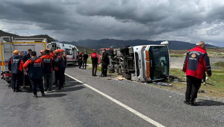 Diyarbakır Bingöl kara yolunda midibüs devrildi: 1 ölü, 11 yaralı