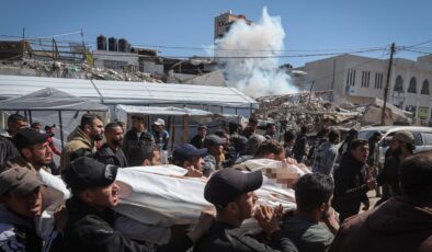 Ateşkesi ihlal eden katil İsrail’in Gazze’deki saldırılarında 3 Filistinli hayatını kaybetti