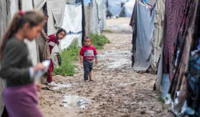 Soykırımcı İsrail’in ablukası altındaki Gazze’de ekmek krizi yaşanıyor