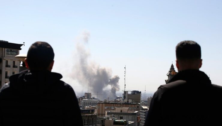 İran basını: Basra Körfezi’ndeki Lavan Adası’ndaki rafineride kaynağı henüz bilinmeyen patlama oldu