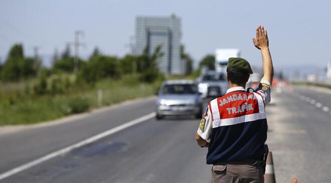 Trafikte makas atan sürücü cezasız kalmadı