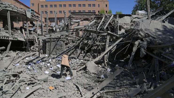 Tahran Belediye Başkanı: ABD ateşkesi ihlal etti