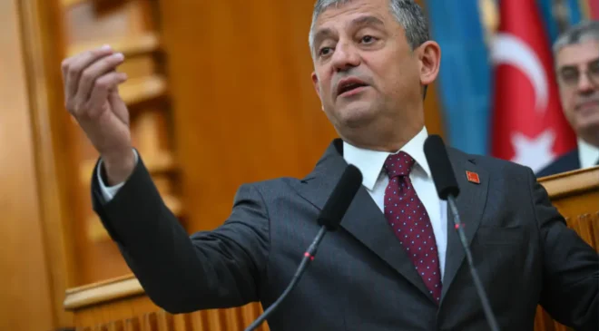 CHP Genel Merkezi önünde ‘Hain Kemal’ sloganları