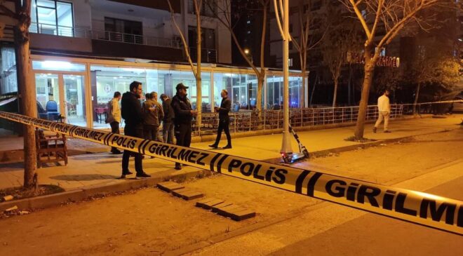 Diyarbakır’da sokak ortasında silahlı kavga