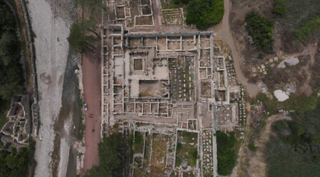 Olympos'ta aristokrat bir kadına ait anıtsal mezar bulundu