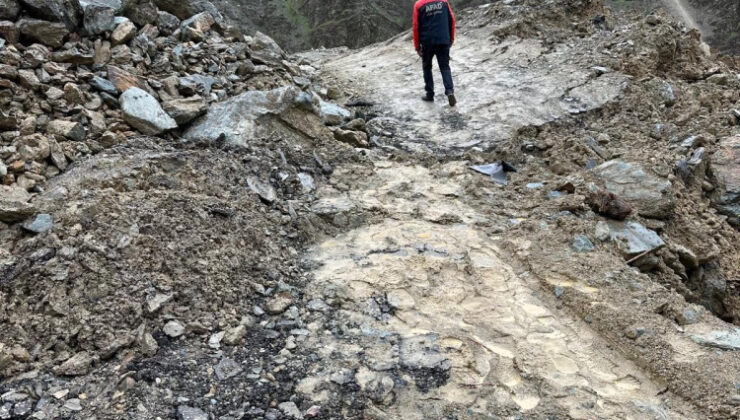 Hakkari’yi sağanak ve heyelan vurdu
